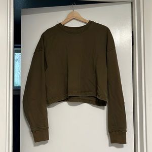 Levi’s Cropped Sweatshirt